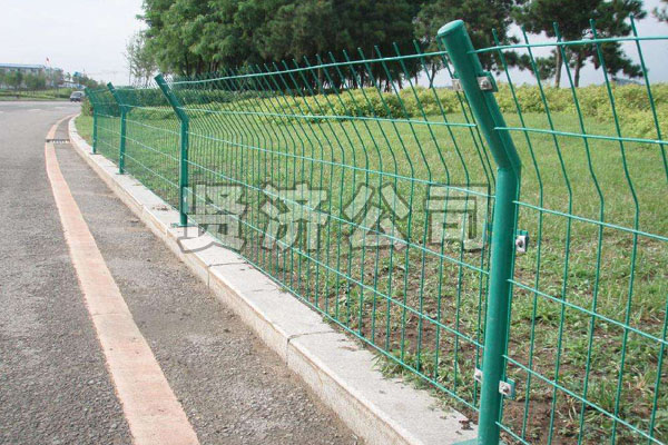 公路護欄網(wǎng)